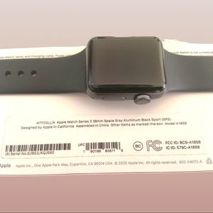 Apple Watch Series 3 GPS Space Gray - 38mm - Black Sport Band,